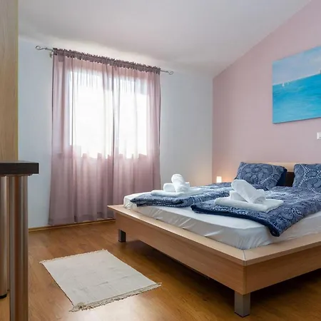 Ferienhaus Mia Iva *
