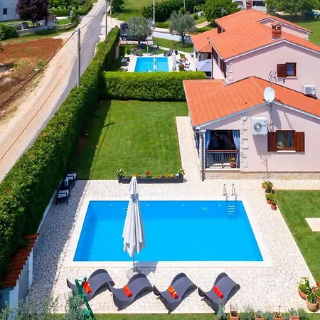 Ferienhaus Mia Iva *